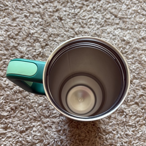 30oz Green Stanley cup - Picture 4 of 5